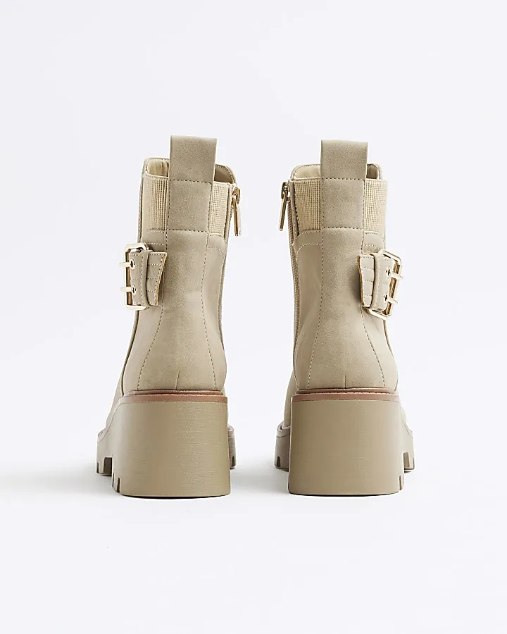 Beige buckle detail chelsea boots